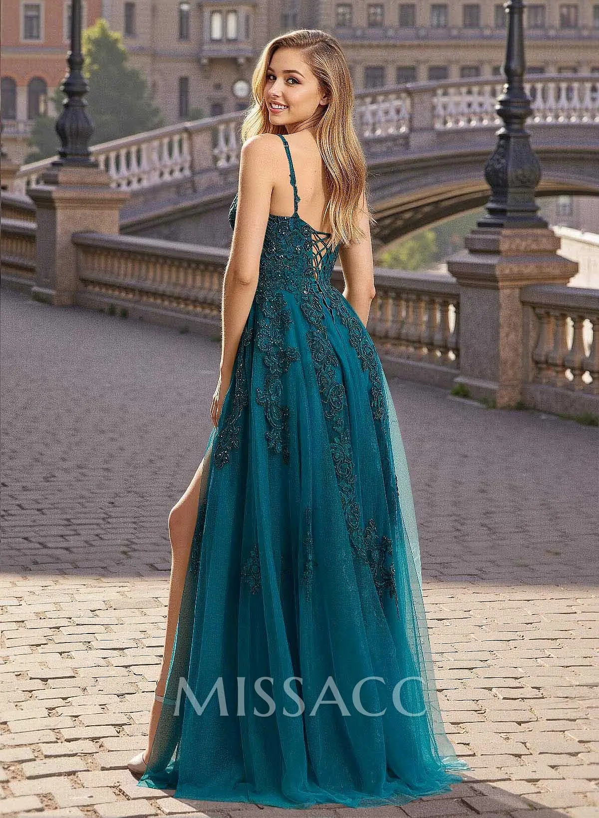 Modest A-Line V-Neck Lace Applique Satin/Tulle Prom Dresses With