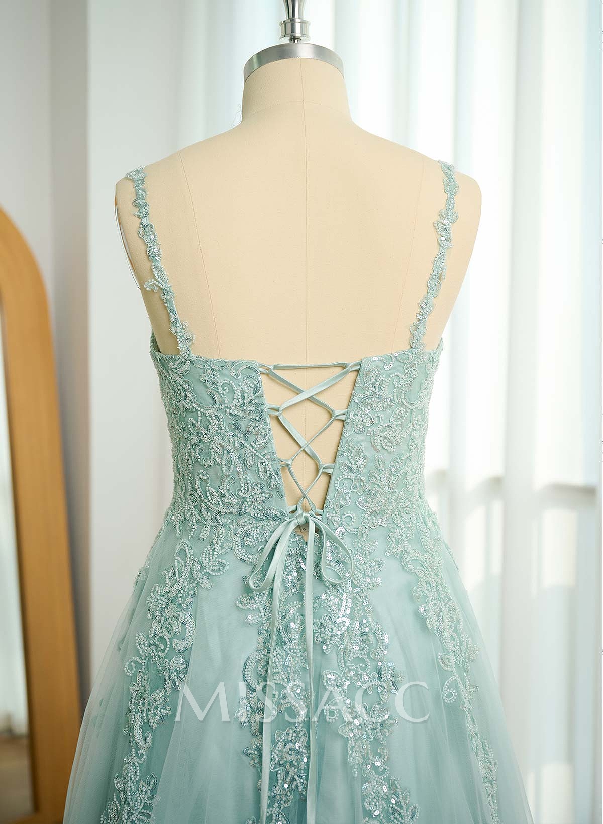 Modest A-Line V-Neck Lace Applique Satin/Tulle Prom Dresses With High Split