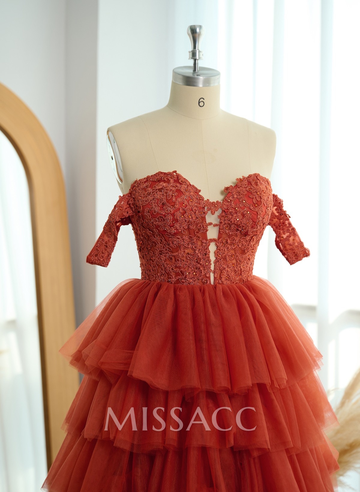 Elegant Off-The-Shoulder A-Line Sweep Train Tulle Prom Dresses With Lace