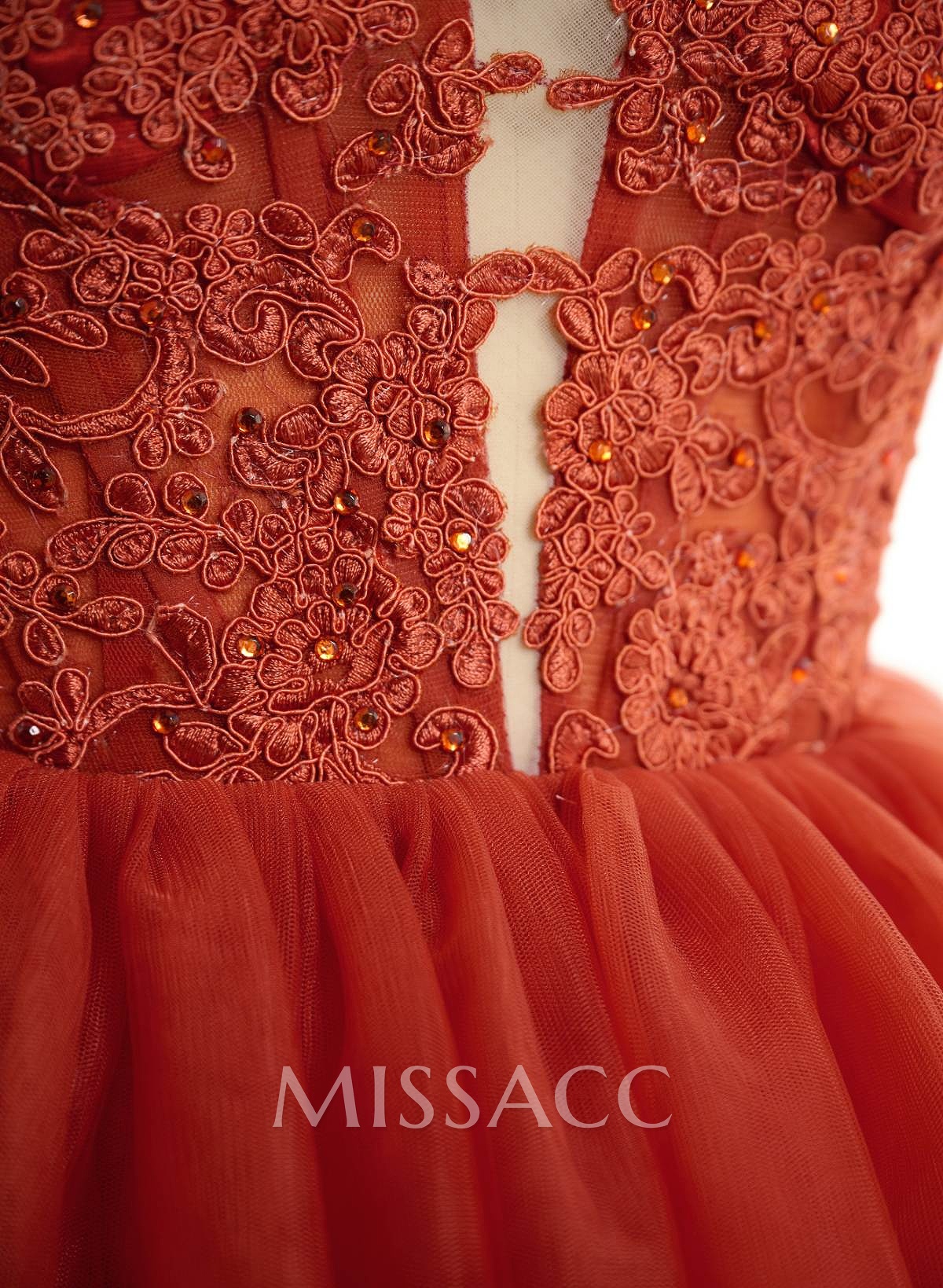 Elegant Off-The-Shoulder A-Line Sweep Train Tulle Prom Dresses With Lace