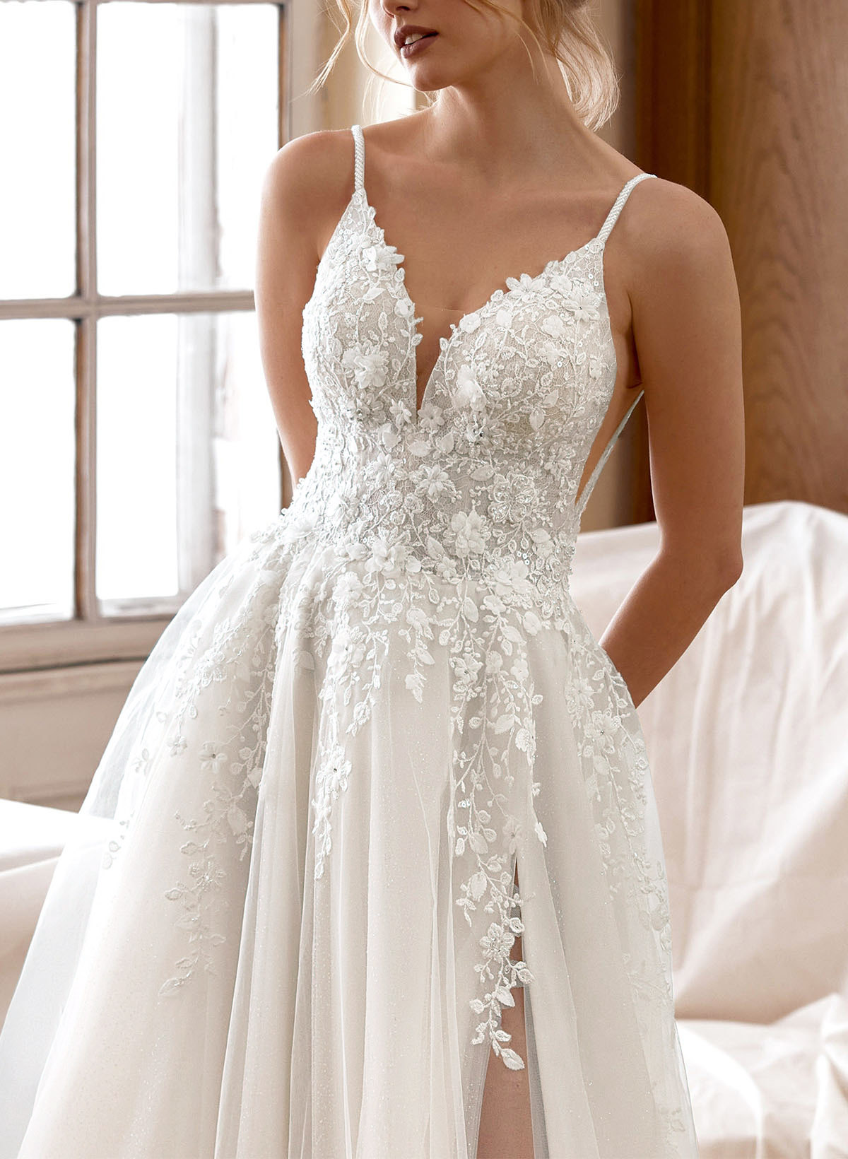 Free-Spirited A-Line V-Neck Floral Lace Tulle Wedding Dresses With High Split