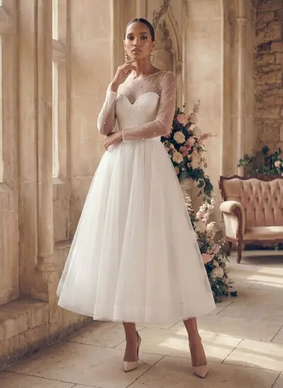 Elegant Beading Illusion Neck Long Sleeves A-Line Tea-Length Tulle Wedding Dresses