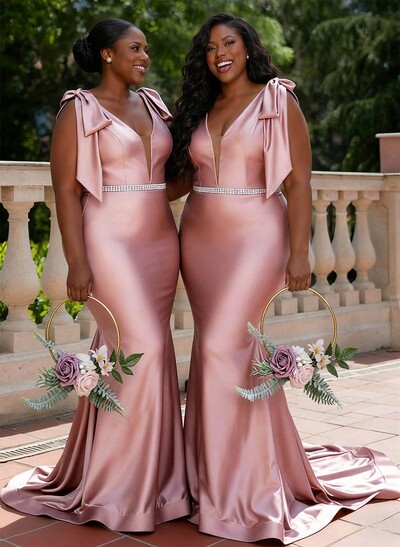 Fishtail/Mermaid Plunge Neck Sleeveless Charmeuse Bridesmaid Dresses With Sweep Train