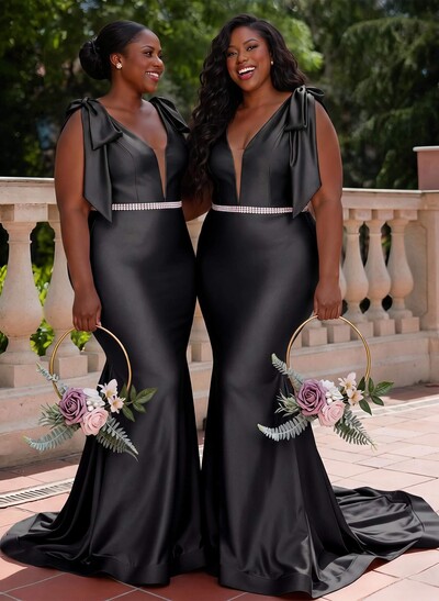 Mermaid/Fishtail Plunge Neck Sleeveless Charmeuse Bridesmaid Dresses With Sweep Train