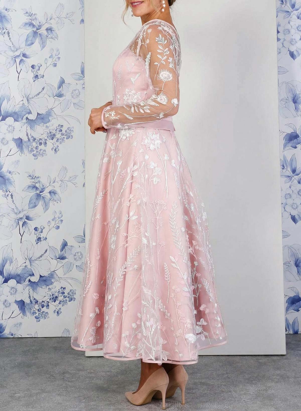 Elegant Scoop Neck/Illusion Neck Long Sleeves A-Line Ankle-Length Satin/Lace Evening Dresses