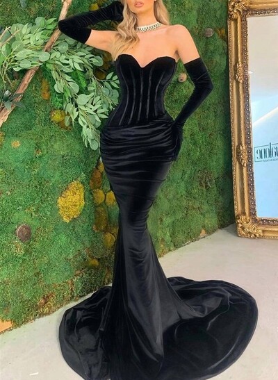 Elegant Sweetheart Sleeveless Mermaid Sweep Train Velvet Evening Dresses