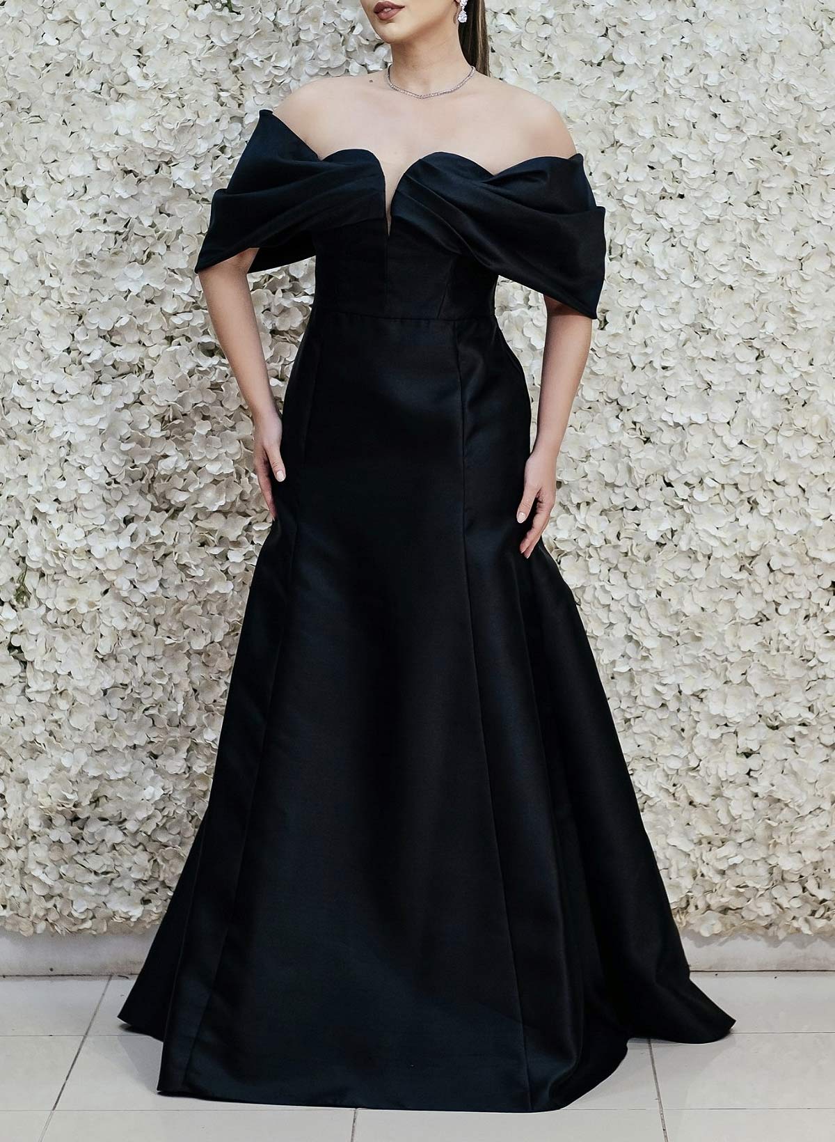 Elegant Sweetheart Off-The-Shoulder Sleeveless A-Line Floor-Length Satin Evening Dresses