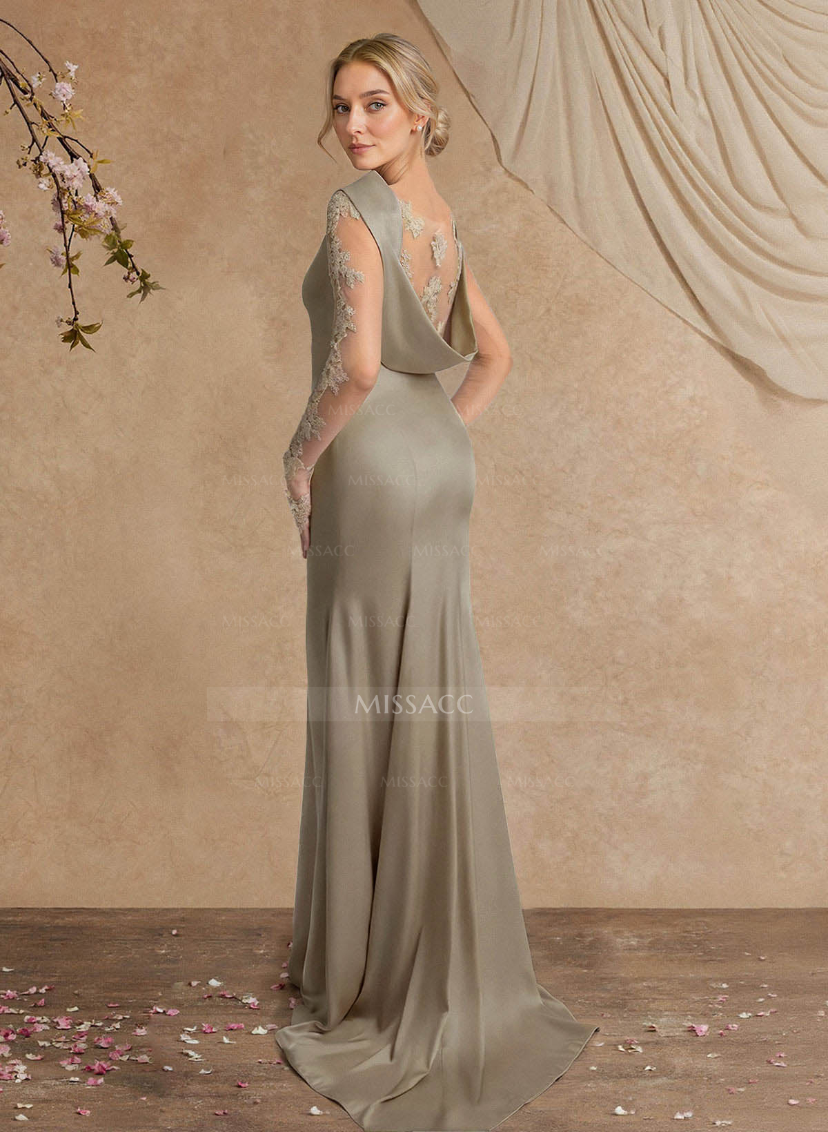 Sheath/Column Scoop Neck Long Sleeves Sweep Train Crepe Satin Evening Dresses With Appliques Lace