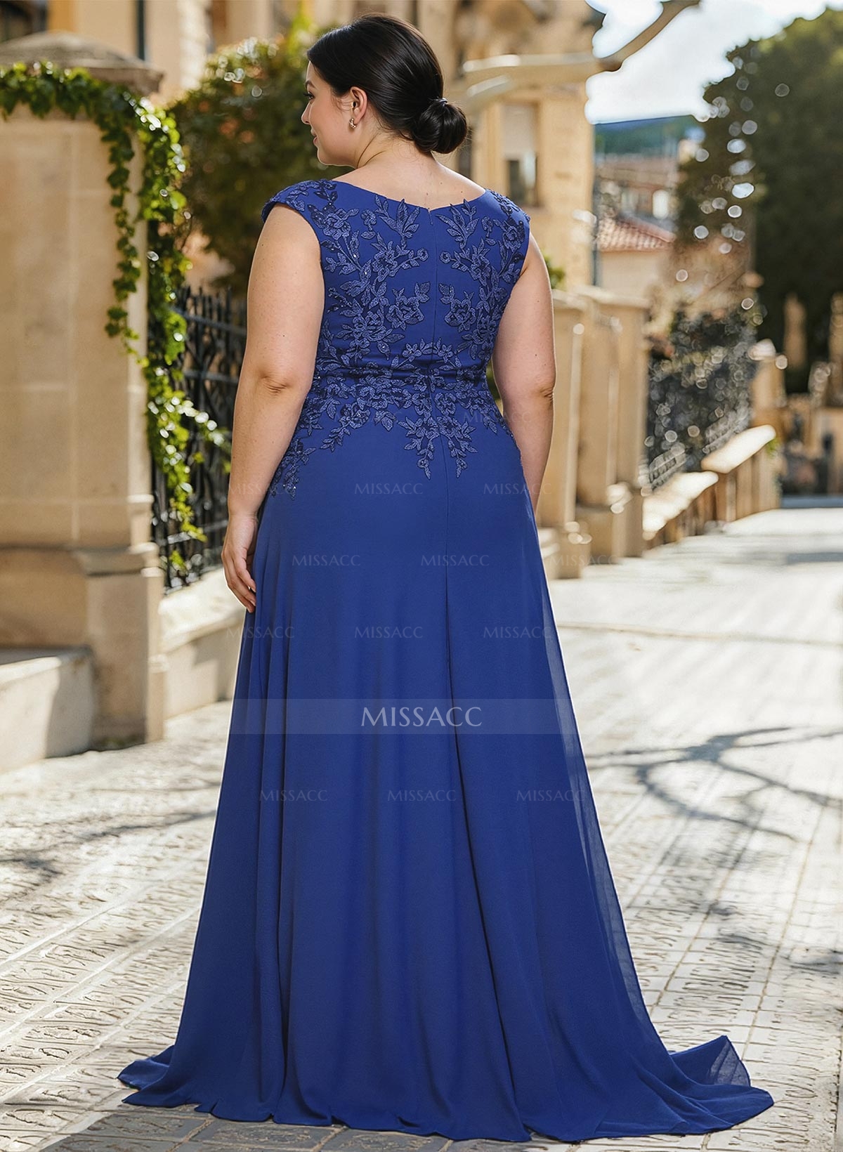 Sheath/Column V-Neck Sleeveless Chiffon Mother Of The Bride Dresses With Appliques Lace/High Split