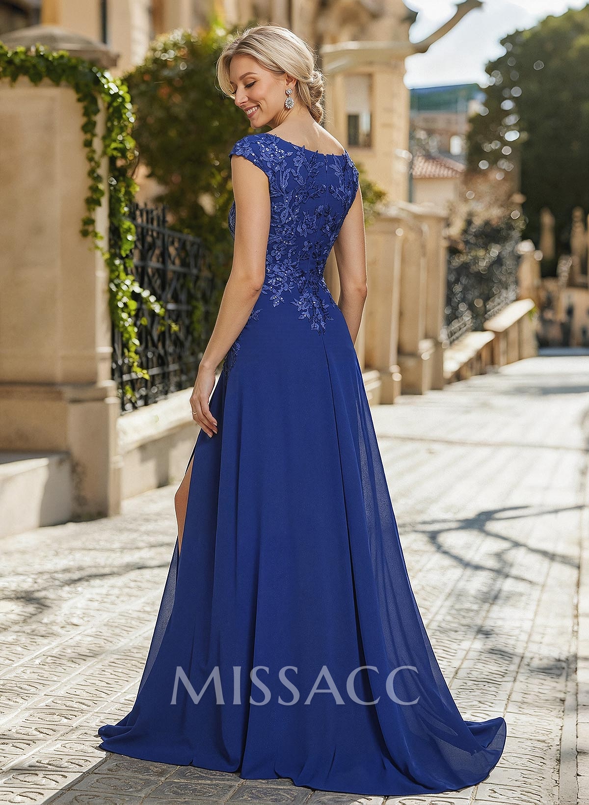 Sheath/Column V-Neck Sleeveless Chiffon Mother Of The Bride Dresses With Appliques Lace/High Split