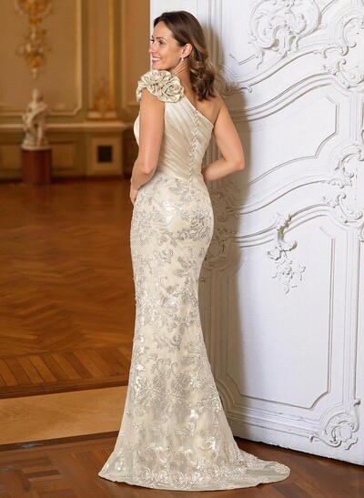 Sheath/Column One-Shoulder Sweep Train Satin Mother Of The Bride Dresses With Appliques Lace