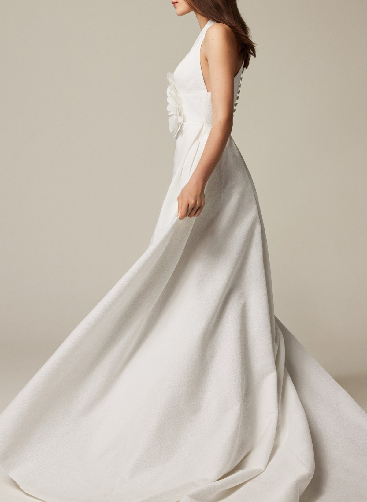 Elegant V-Neck Halter Sleeveless A-Line Sweep Train Wedding Dresses With Flower(s)
