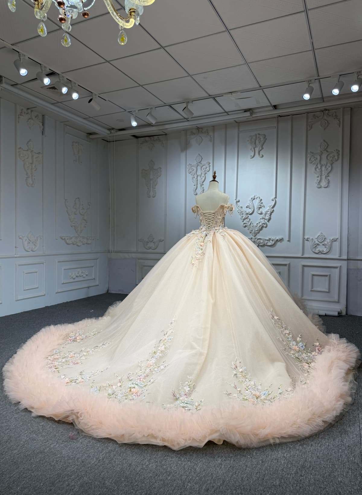 Ball-Gown Off-The-Shoulder Sleeveless Chapel Train Tulle Wedding Dresses With Ruffle/Beading