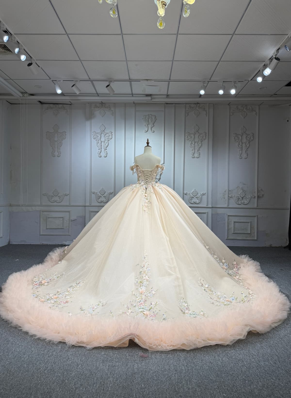 Ball-Gown Off-The-Shoulder Sleeveless Chapel Train Tulle Wedding Dresses With Ruffle/Beading