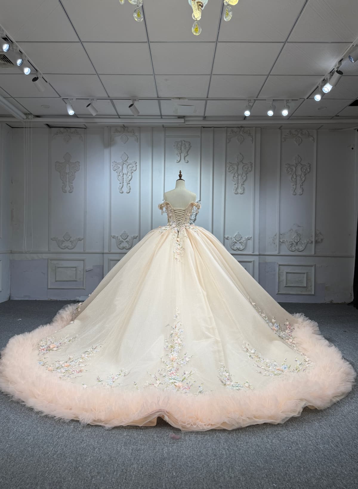 Ball-Gown Off-The-Shoulder Sleeveless Chapel Train Tulle Wedding Dresses With Ruffle/Beading