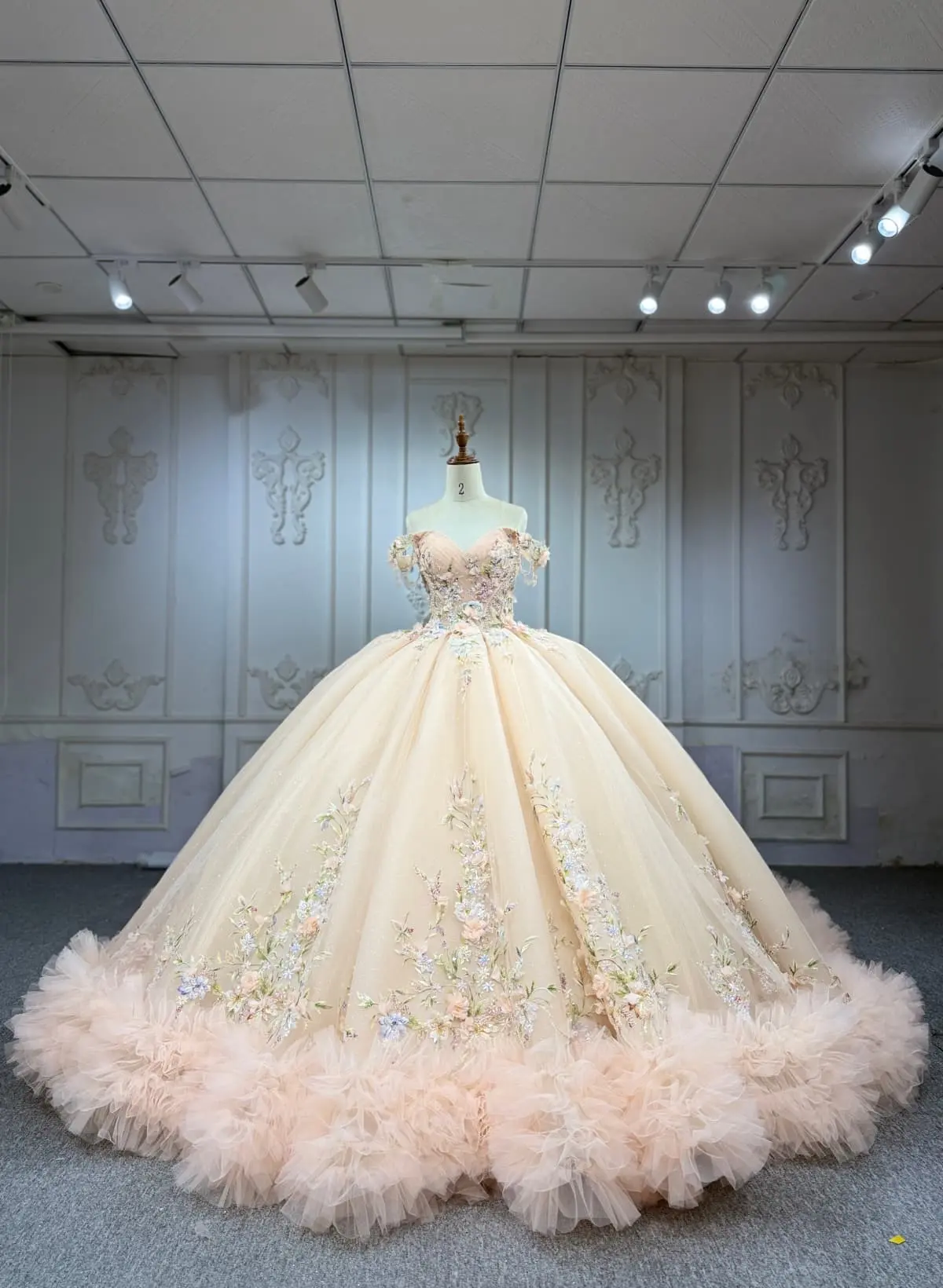 Ball-Gown Off-The-Shoulder Sleeveless Chapel Train Tulle Wedding Dresses With Ruffle/Beading