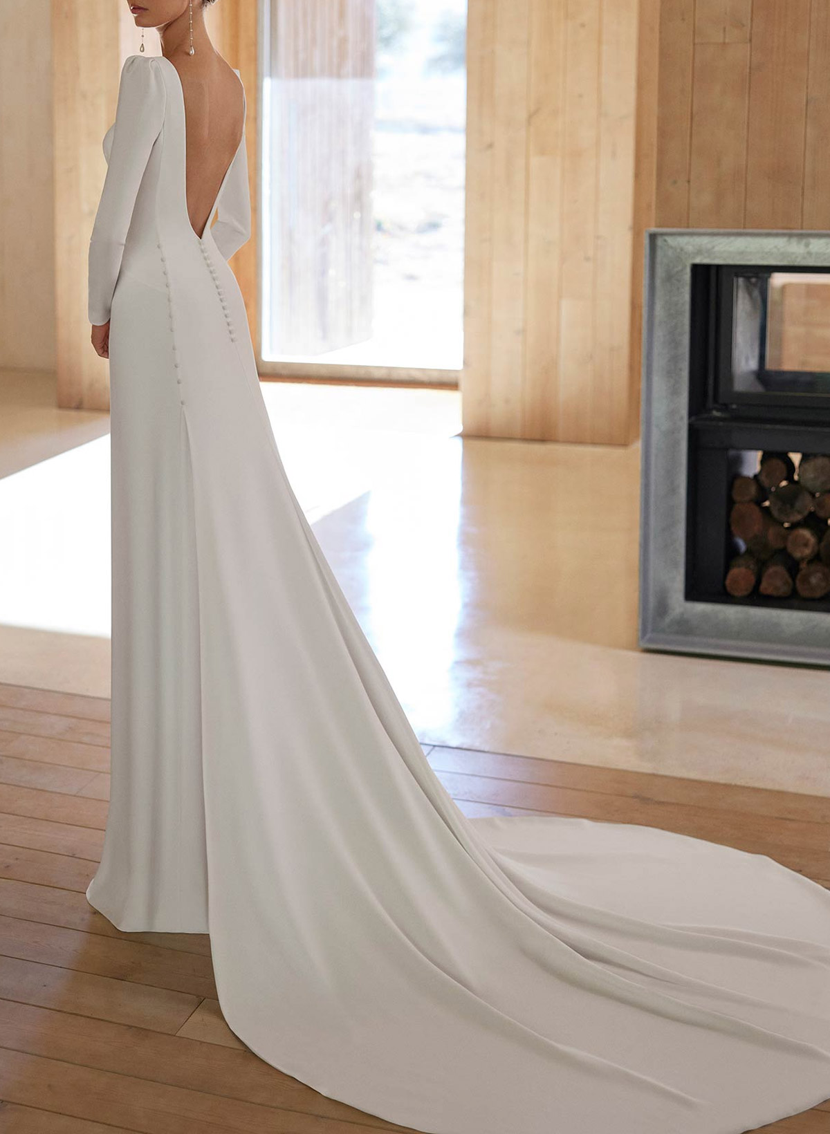 Elegant Scoop Neck Long Sleeves Open Back Chapel Train Elastic Satin Wedding Dresses