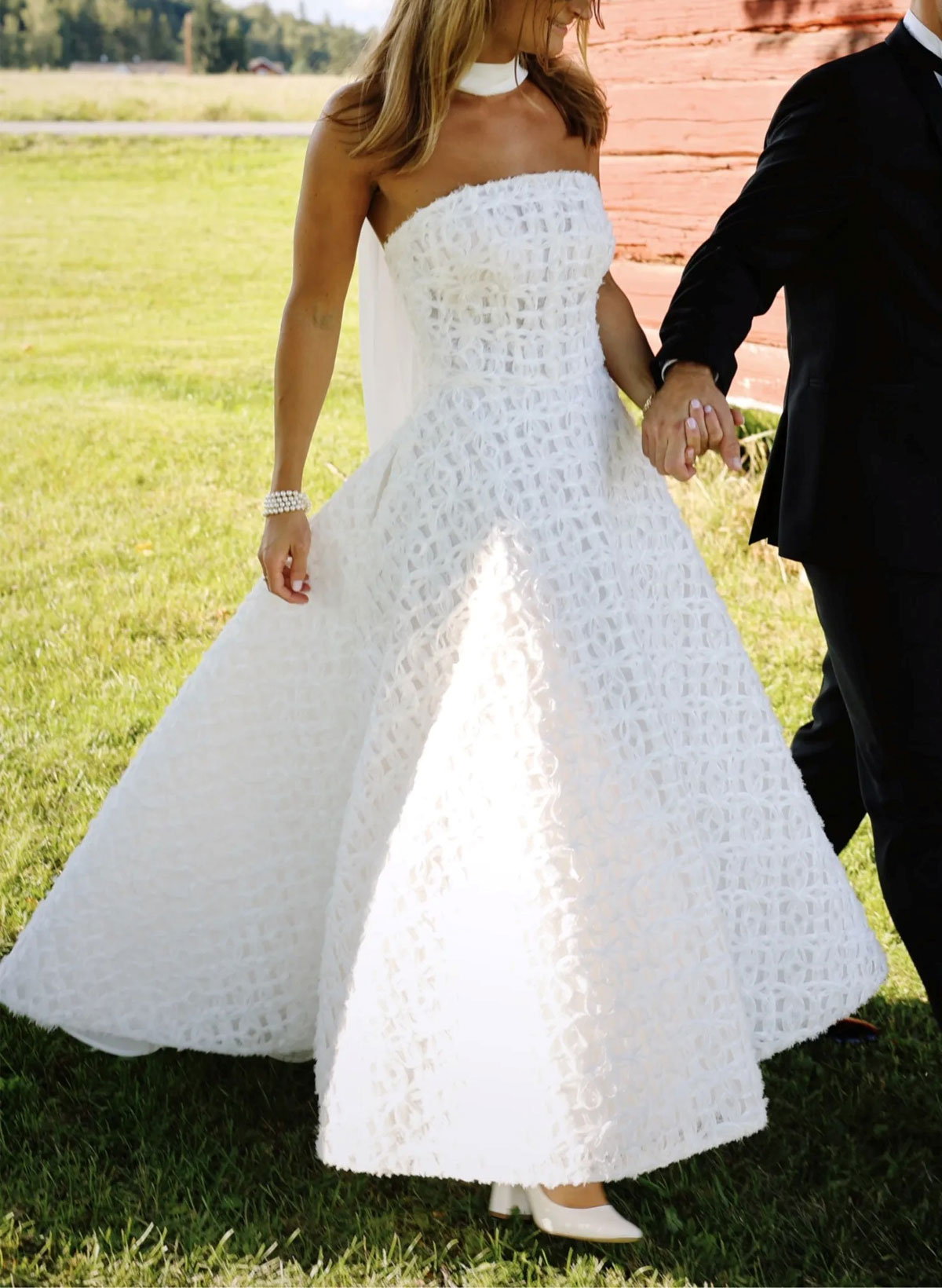Elegant Strapless Sleeveless A-Line Ankle-Length Lace Wedding Dresses