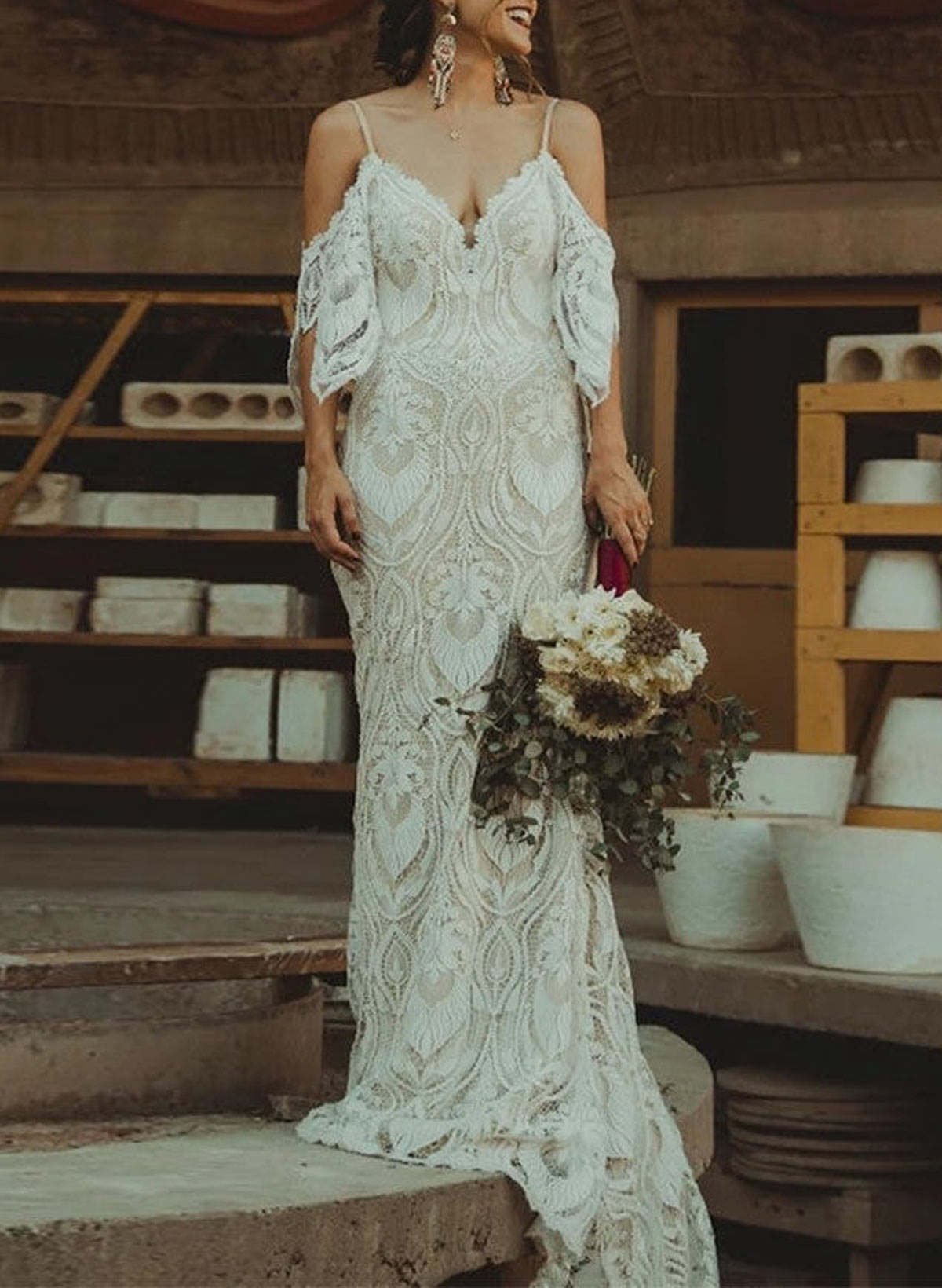 Elegant V-Neck Spaghetti Straps Sleeveless Sweep Train Lace Wedding Dresses