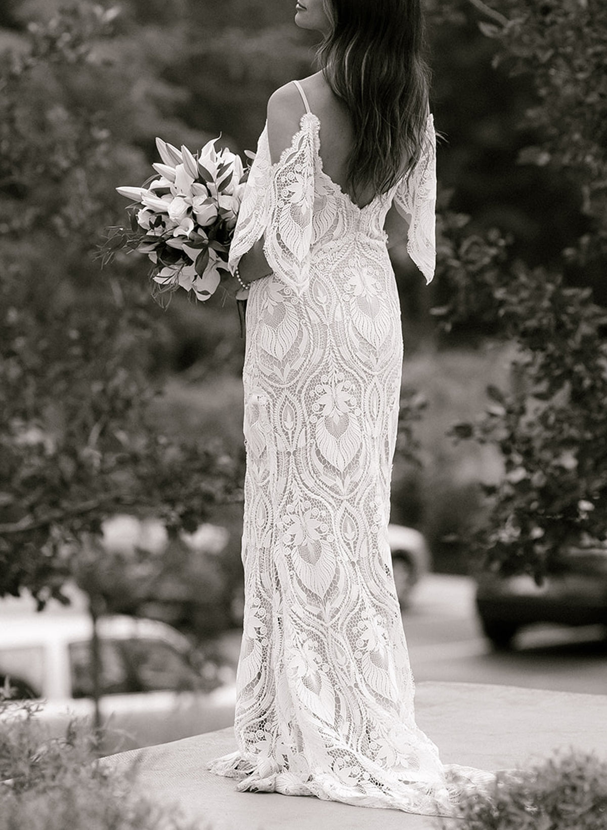 Elegant V-Neck Spaghetti Straps Sleeveless Sweep Train Lace Wedding Dresses