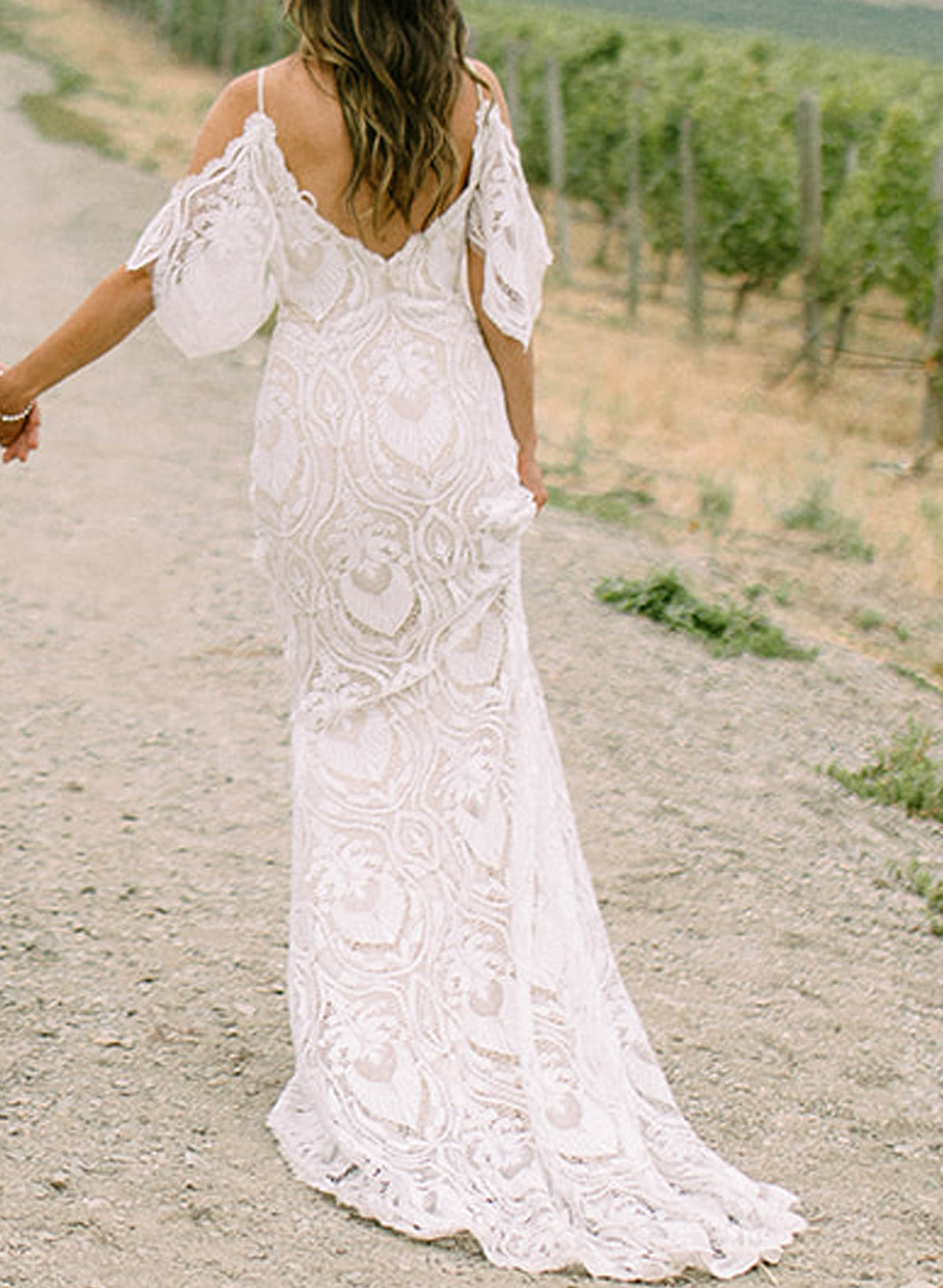Elegant V-Neck Spaghetti Straps Sleeveless Sweep Train Lace Wedding Dresses