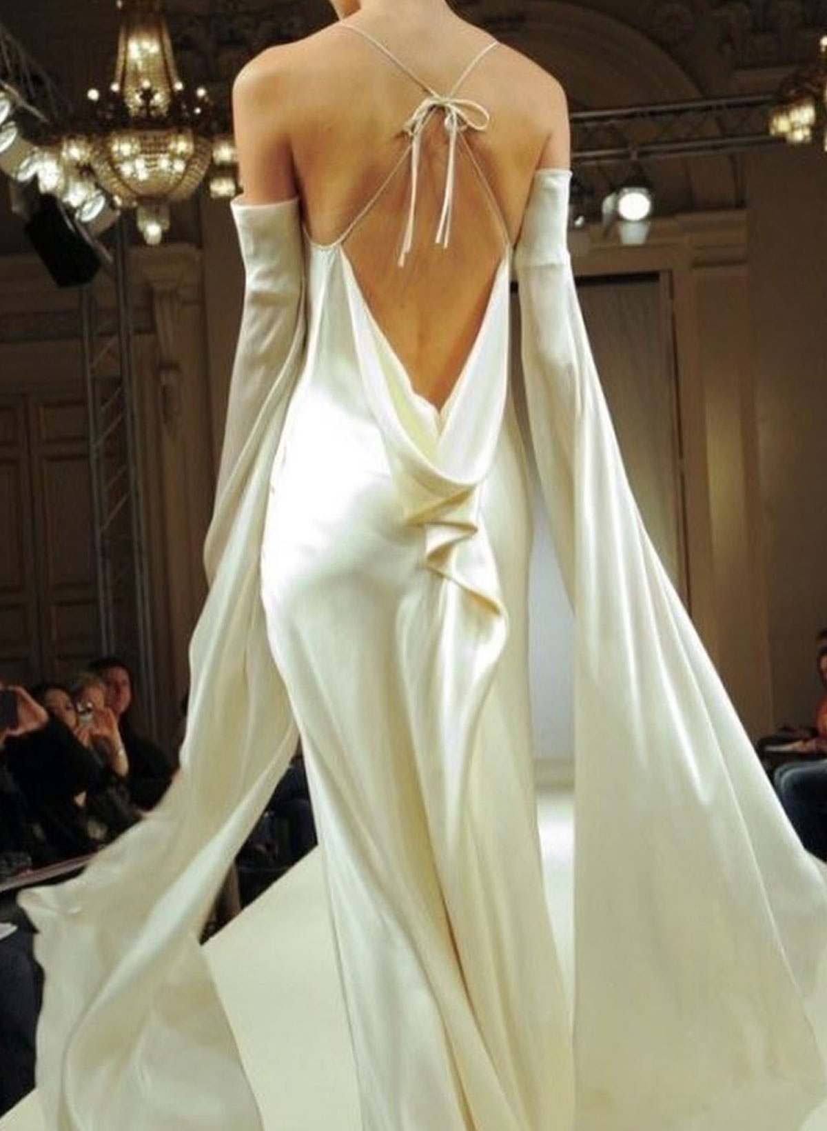 Elegant Off-The-Shoulder Cape Sleeves Floor-Length Evening Dresses