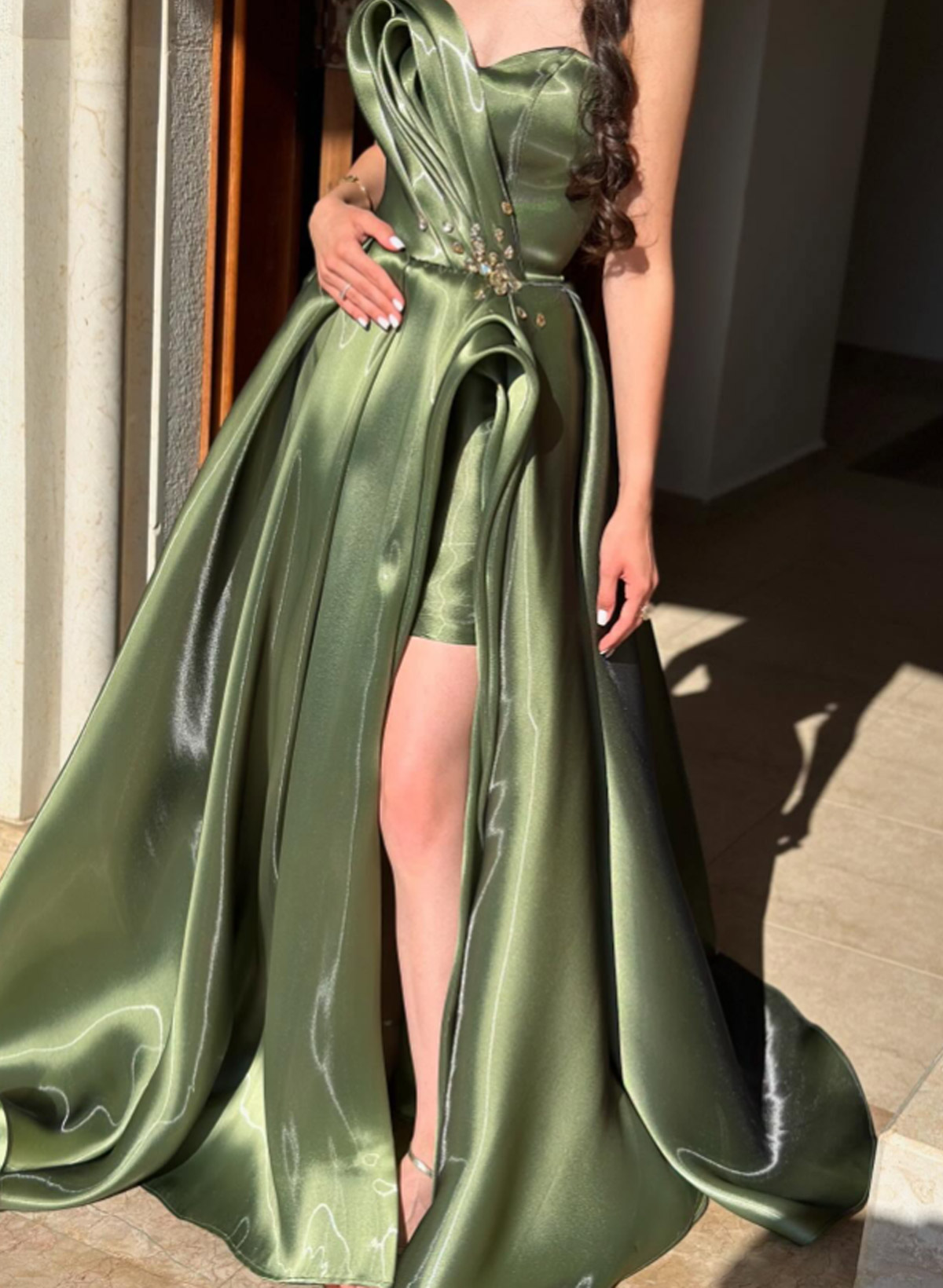 Ball-Gown Sweetheart Sleeveless Sweep Train Liquid Satin Evening Dresses With Rhinestone Shoulder Ruffle Tiered