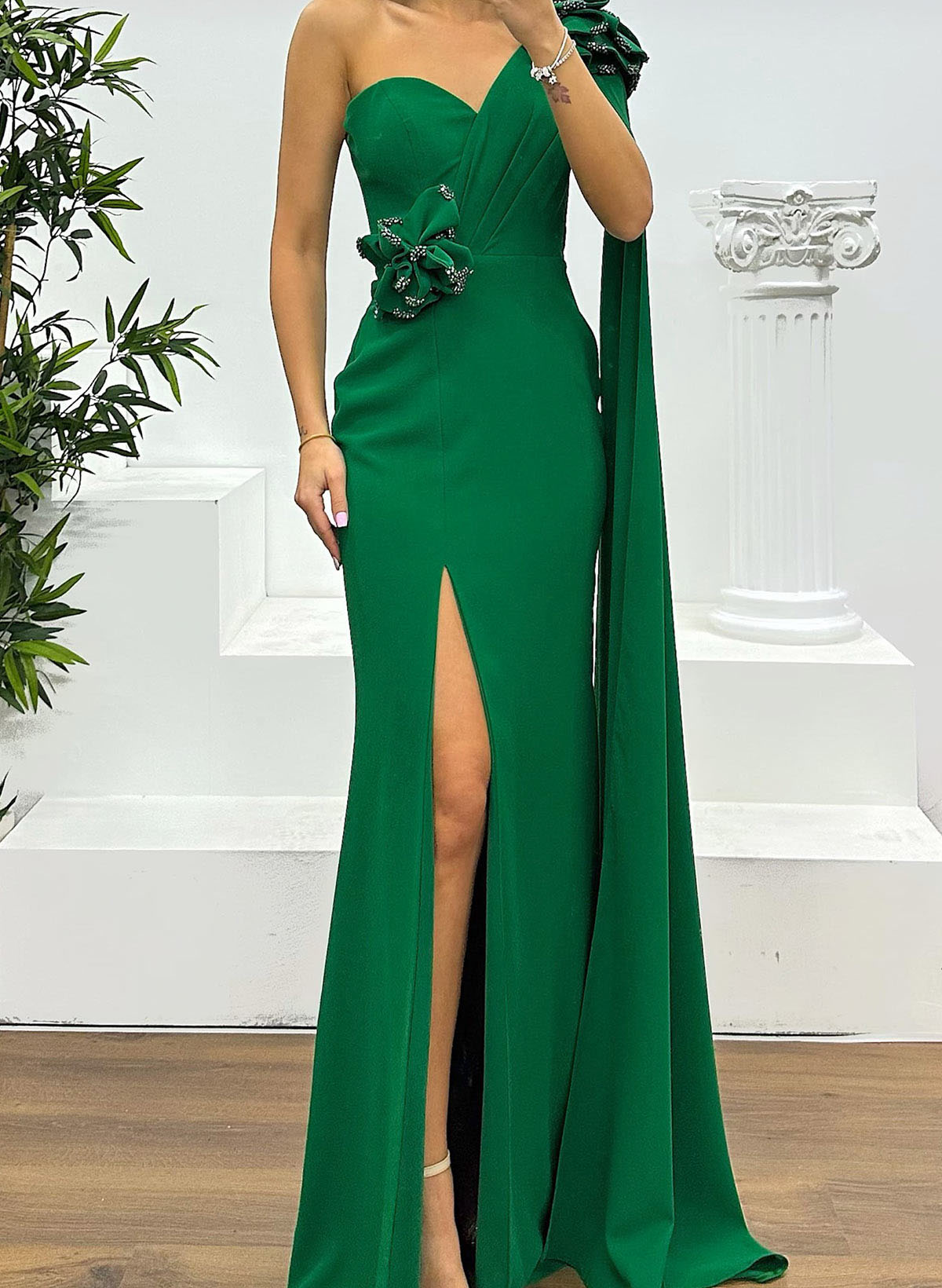 Sheath/Column One-Shoulder Cape Sleeves Elastic Satin Evening Dresses With High Split