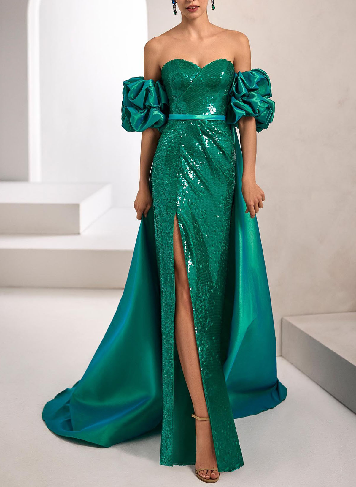A-Line Sweetheart Detachable Sleeves Floor-Length Satin/Sequined Evening Dresses With Split Front/Sequins