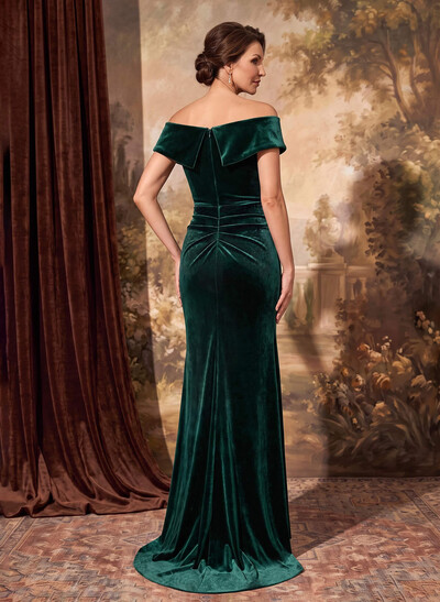 Sheath/Column Sleeveless Sweep Train Velvet Mother Of The Bride Dresses With Sweeping Side Drape