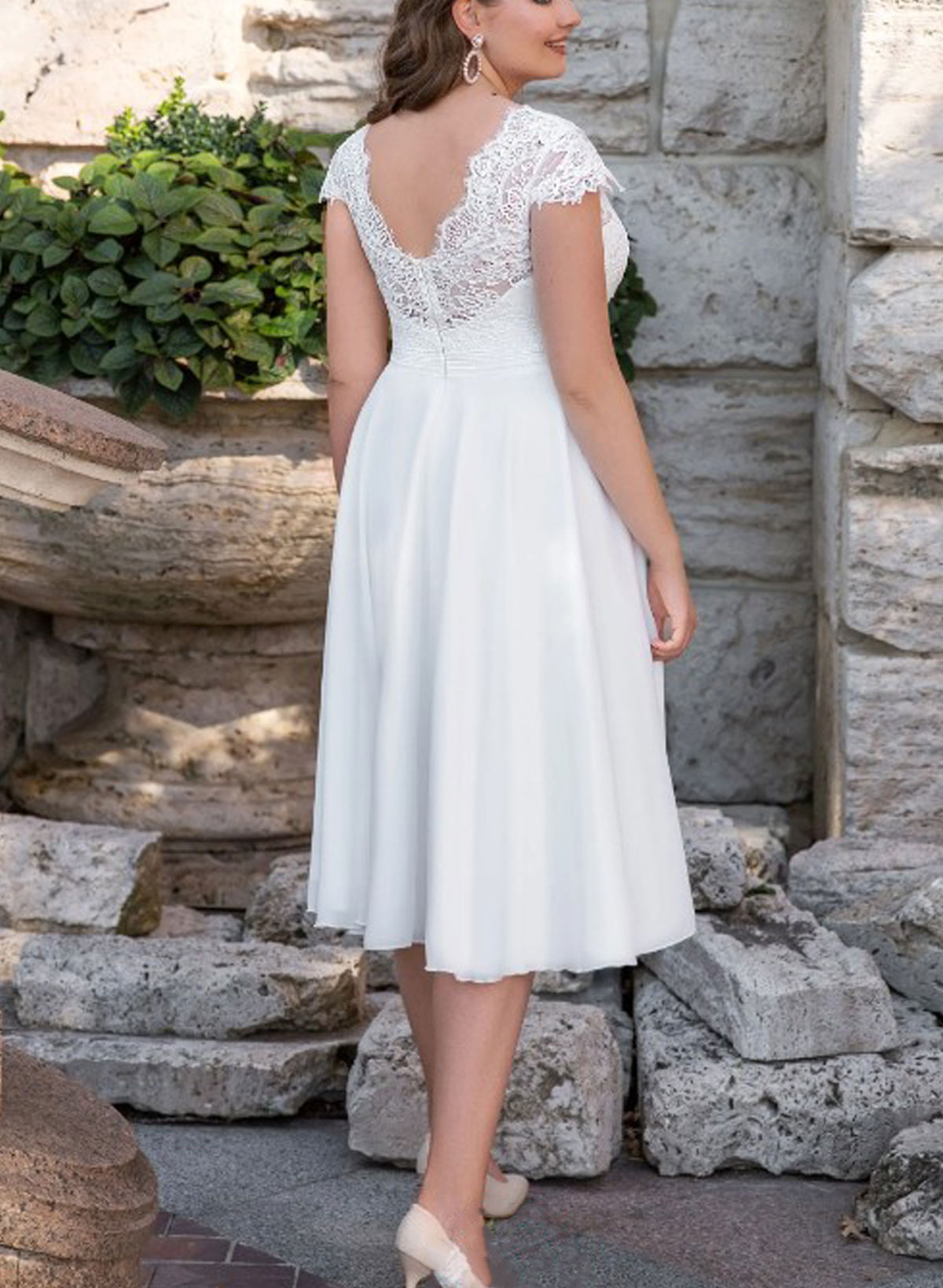 A-Line V-Neck Short Sleeves Knee-Length Chiffon Lace Tulle Wedding Dresses With Lace