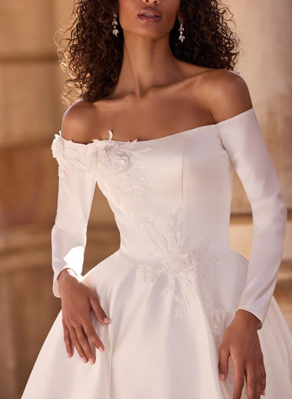 Ball-Gown Bateau Neck Detachable Sleeves Court Train Tulle Soft Satin Wedding Dresses With Flower(s)