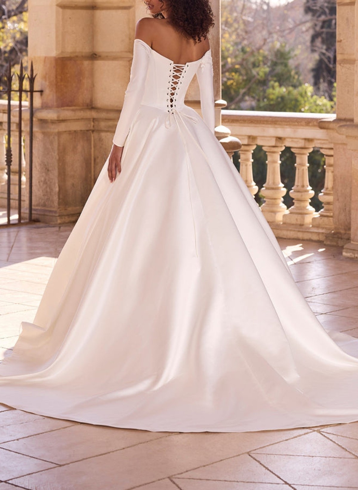 Ball-Gown Off-The-Shoulder Detachable Sleeves Court Train Tulle Soft Satin Wedding Dresses With Flower(s)