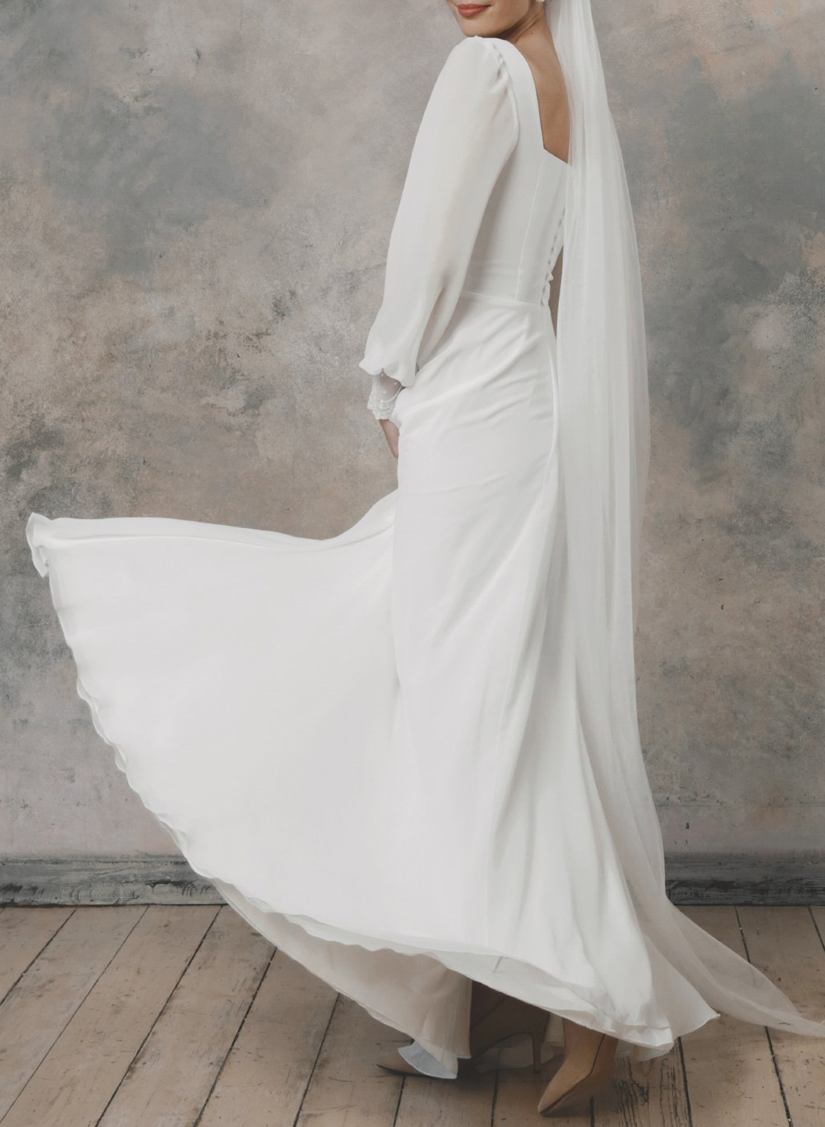 Elegant Sweetheart Long Sleeves A-Line Floor-Length Chiffon Wedding Dresses With Lace