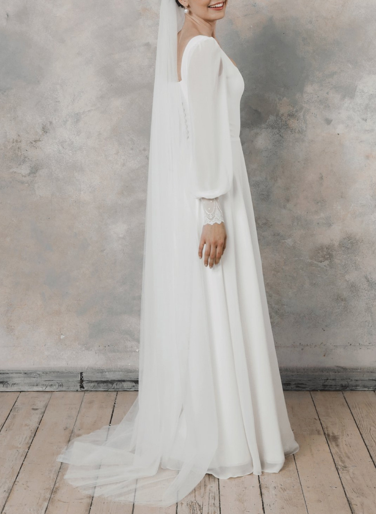 Elegant Sweetheart Long Sleeves A-Line Floor-Length Chiffon Wedding Dresses With Lace