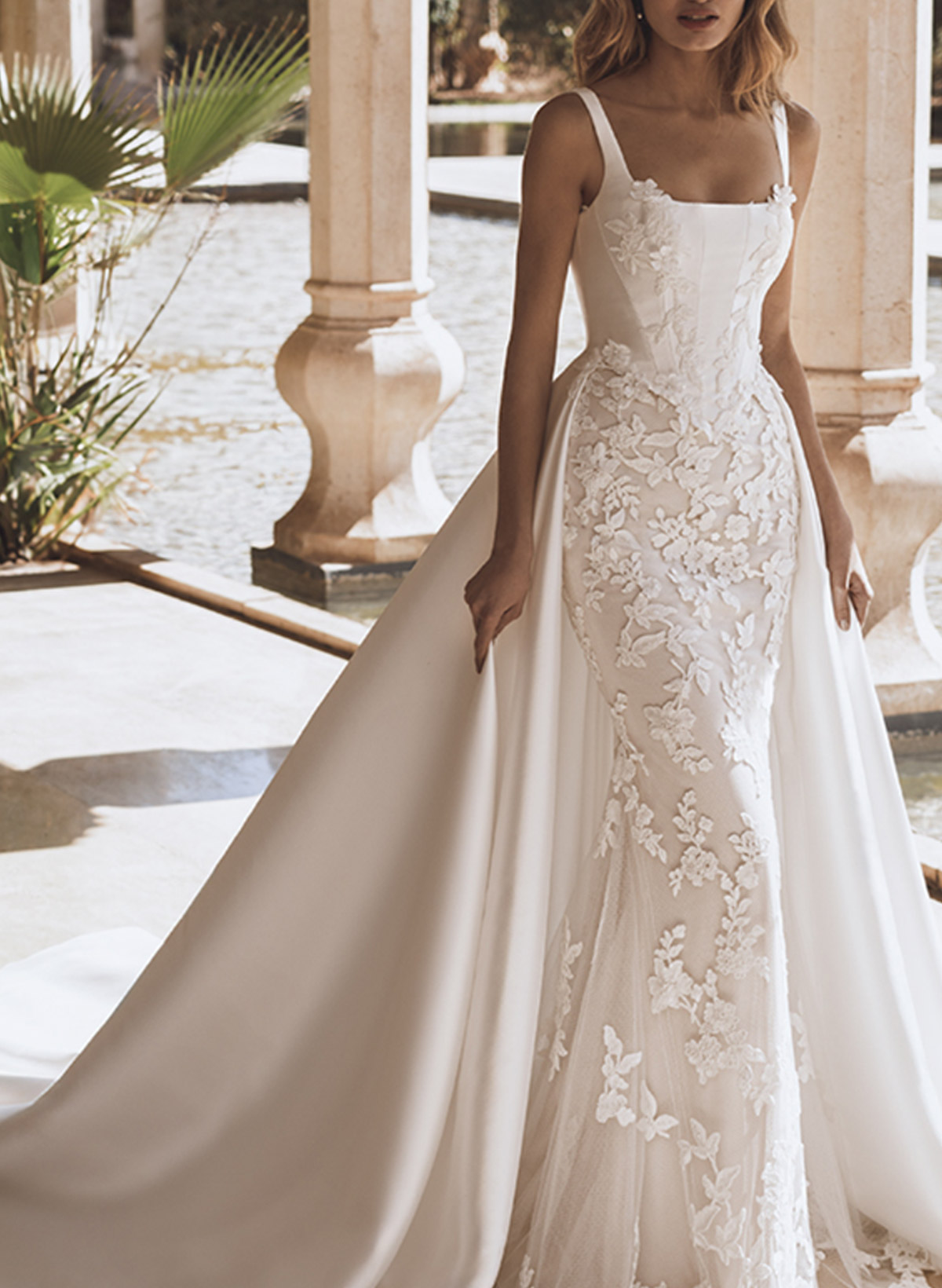 Trumpet Mermaid Square Neckline Sleeveless Chapel Train/Detachable Satin Elastic Satin Wedding Dresses With Lace Appliques Lace