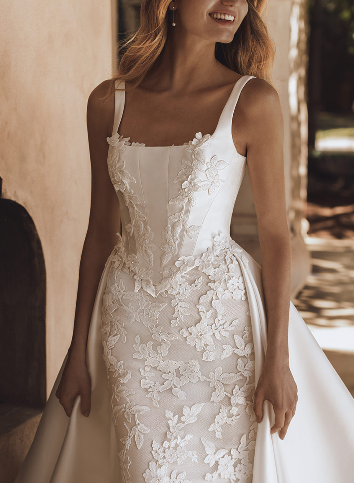 Trumpet Mermaid Square Neckline Sleeveless Chapel Train/Detachable Satin Elastic Satin Wedding Dresses With Lace Appliques Lace