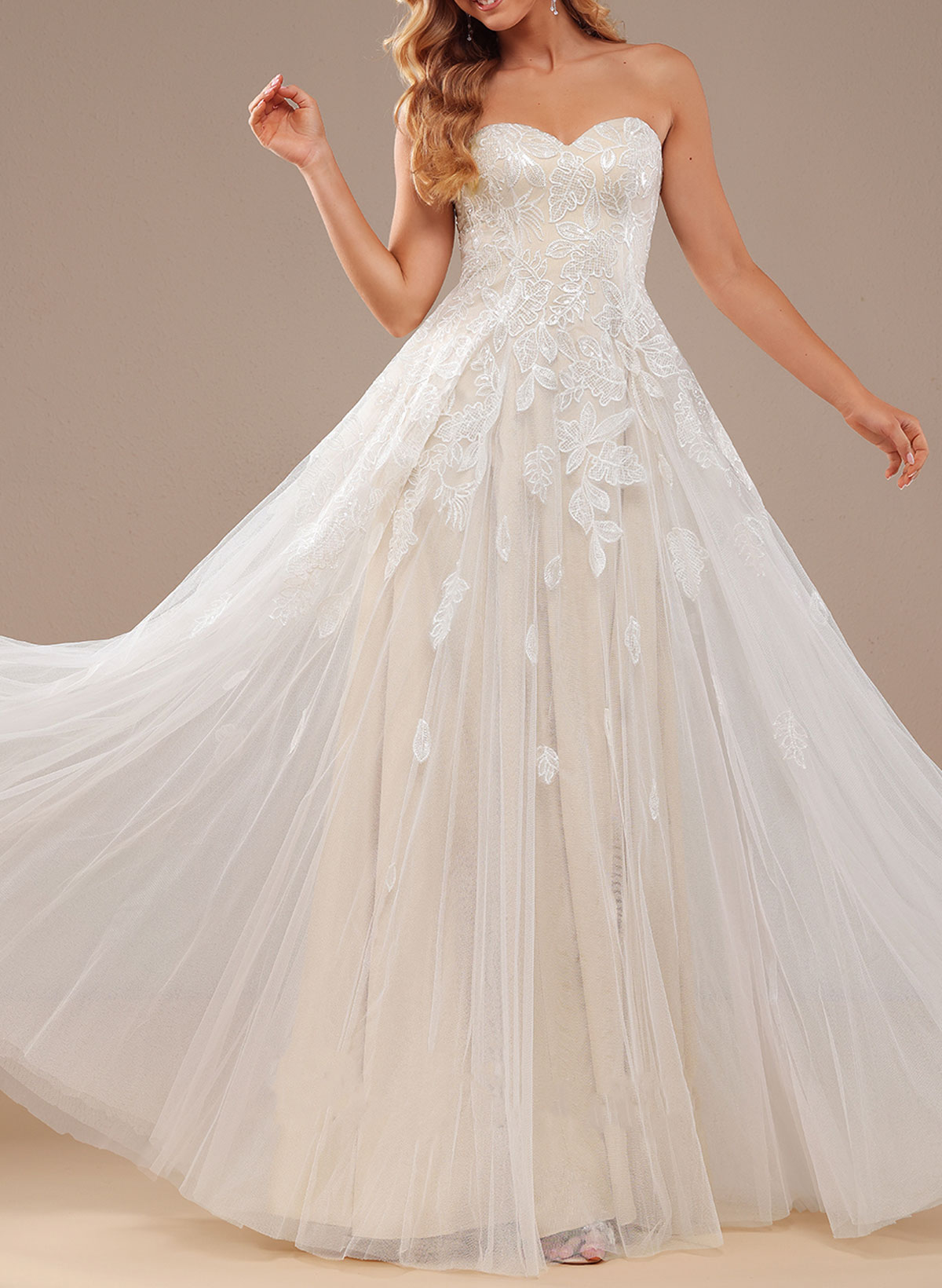 Elegant Sweetheart Sleeveless A-Line Floor-Length Lace/Tulle Wedding Dresses