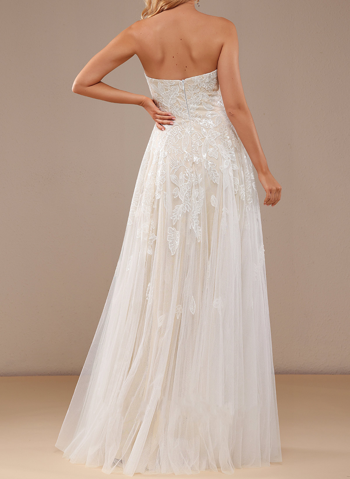 Elegant Sweetheart Sleeveless A-Line Floor-Length Lace/Tulle Wedding Dresses