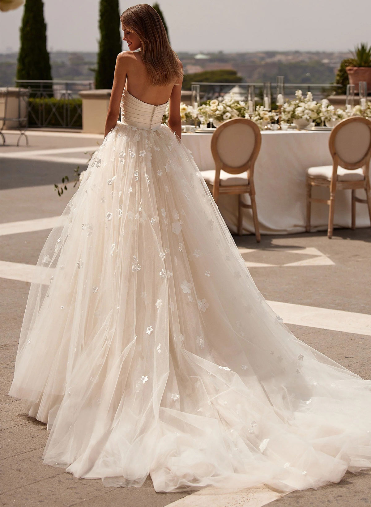 Ball-Gown Sweetheart Sleeveless Court Train Satin/Tulle Wedding Dresses With Appliques Lace