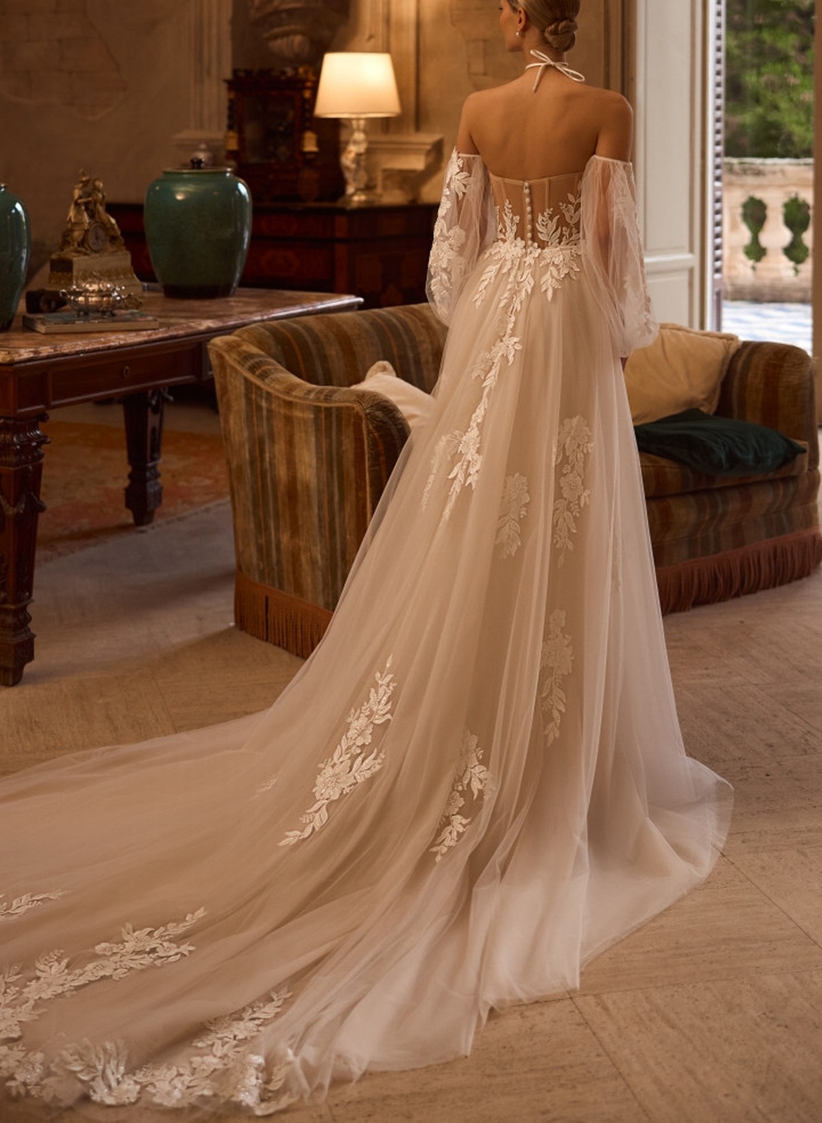 A-Line Sweetheart Detachable Sleeves Chapel Train Chiffon Tulle Wedding Dresses With Appliques Lace