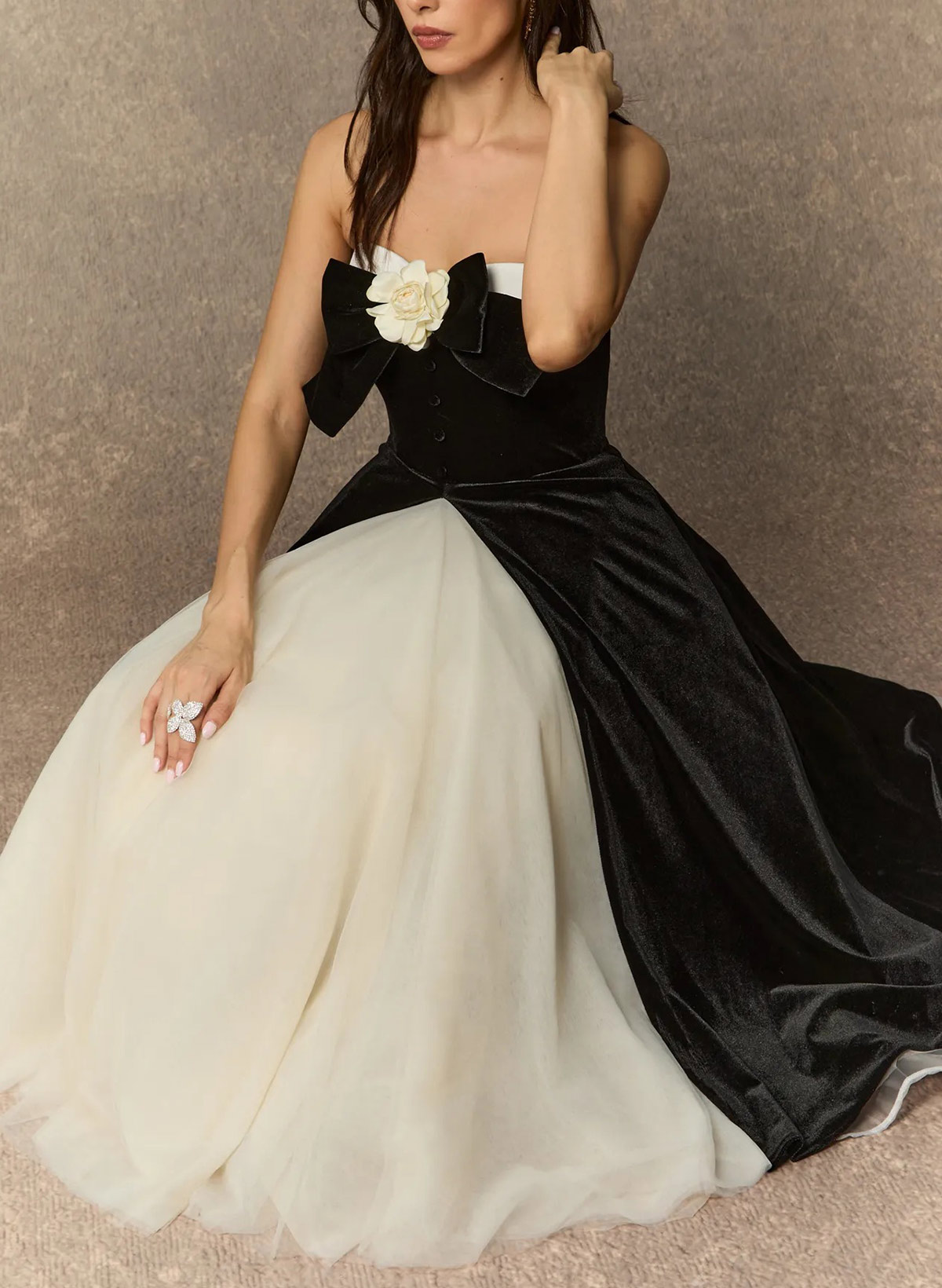 Ball-Gown Strapless Sleeveless Tea-Length Wedding Dresses With Bow(s)/Flower(s)