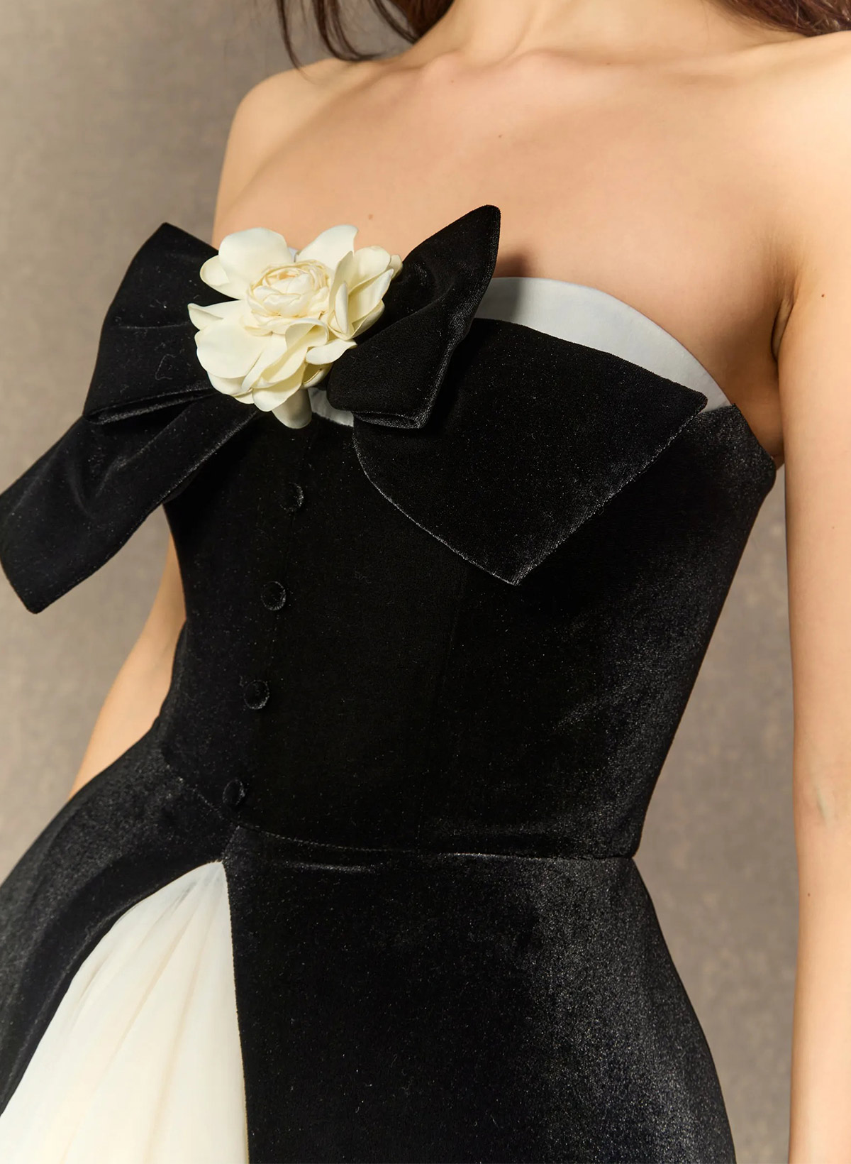 Ball-Gown Strapless Sleeveless Tea-Length Wedding Dresses With Bow(s)/Flower(s)