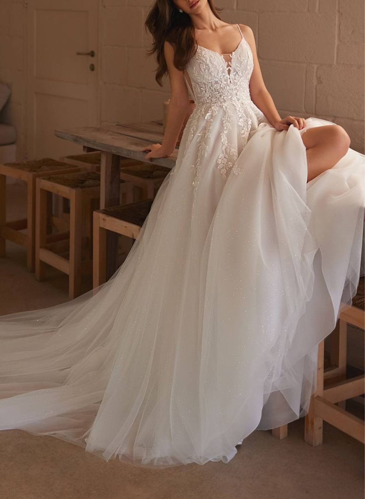 A-Line Sweetheart Sleeveless Court Train Satin Tulle Wedding Dresses With Appliques Lace