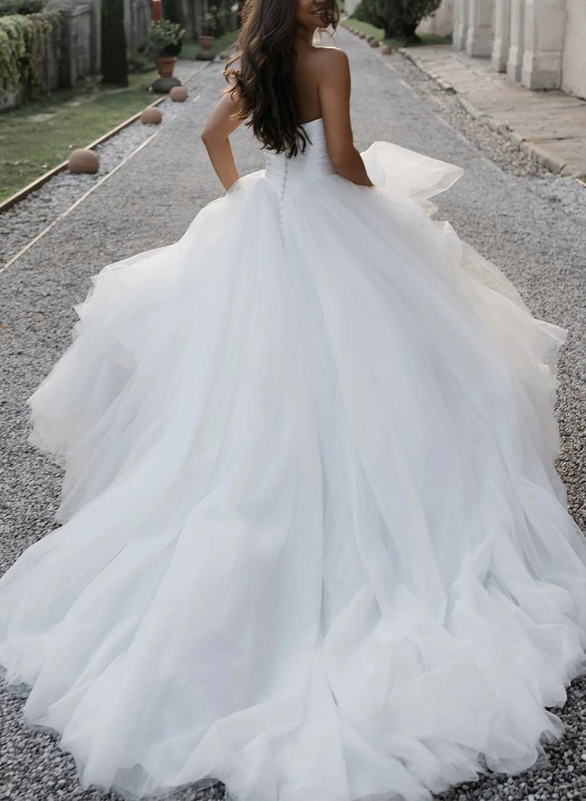 Ball-Gown Sweetheart Sleeveless Court Train Wedding Dresses With Beading