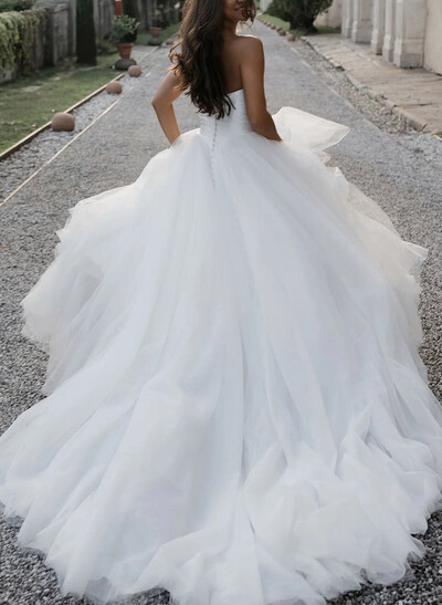 Ball-Gown Sweetheart Sleeveless Court Train Wedding Dresses With Beading