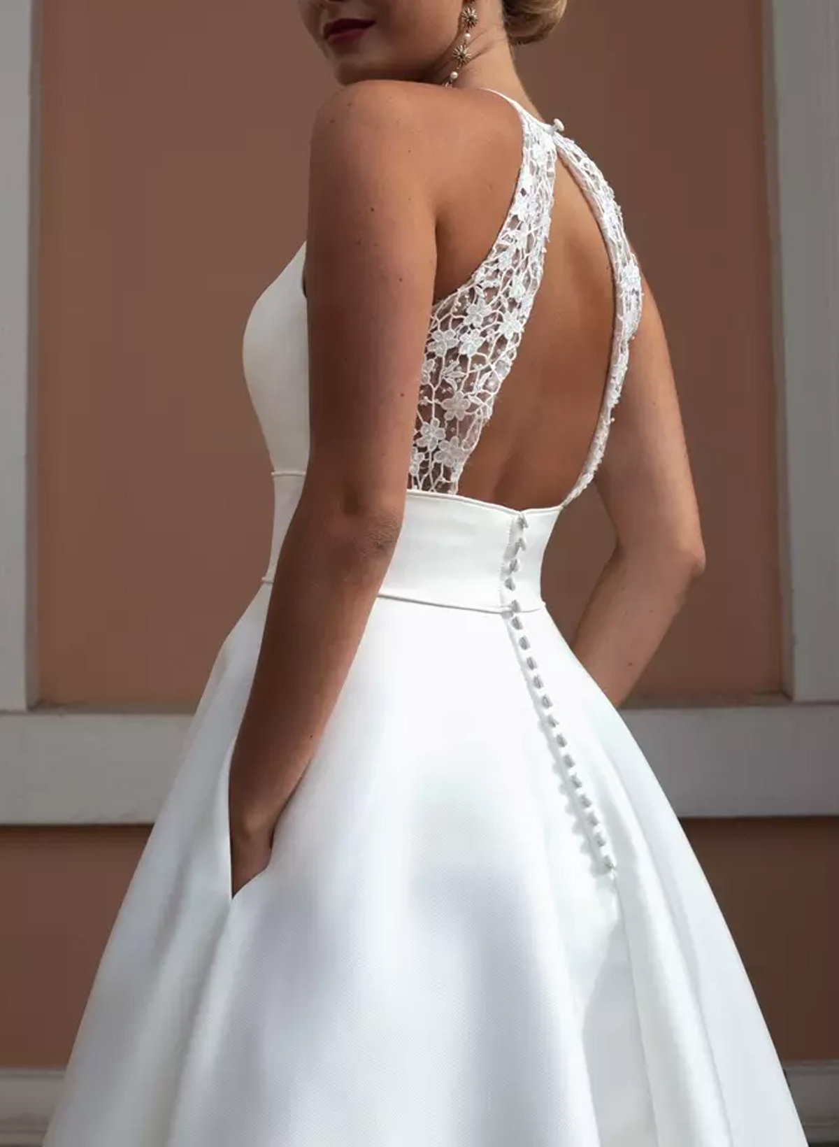 Elegant Halter Sleeveless A-Line Tea-Length Lace/Satin Wedding Dresses With Pockets/Back Hole