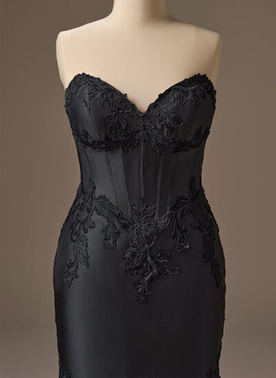 Trumpet/Mermaid Sweetheart Sleeveless Court Train Satin Wedding Dresses With Appliques Lace