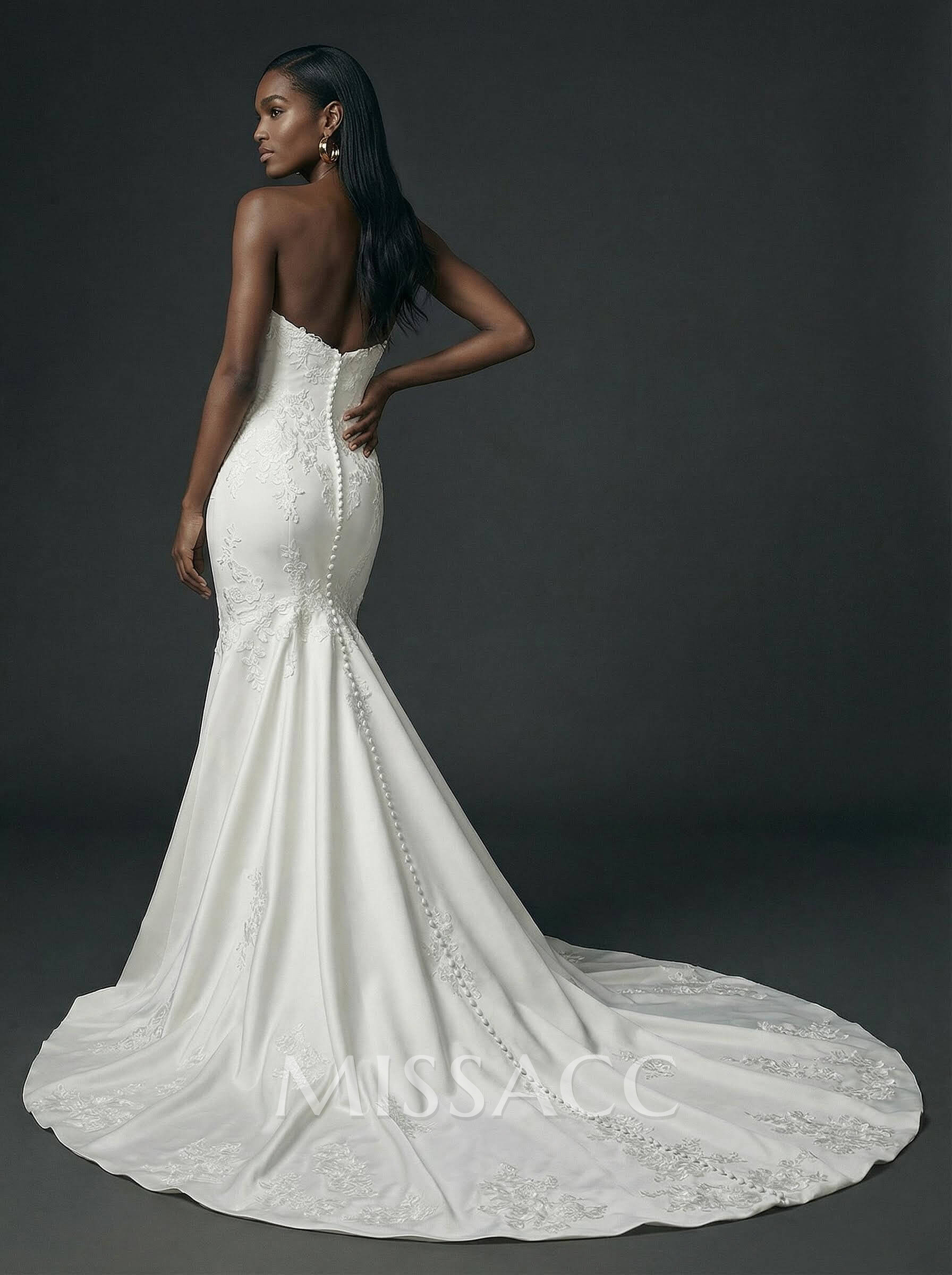 Trumpet/Mermaid Sweetheart Sleeveless Court Train Satin Wedding Dresses With Appliques Lace