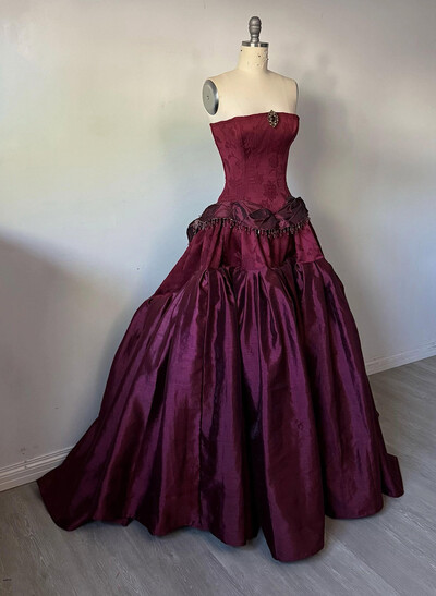 Ball-Gown Strapless Sleeveless Sweep Train Taffeta Prom Dress With Bow(s)/Beading
